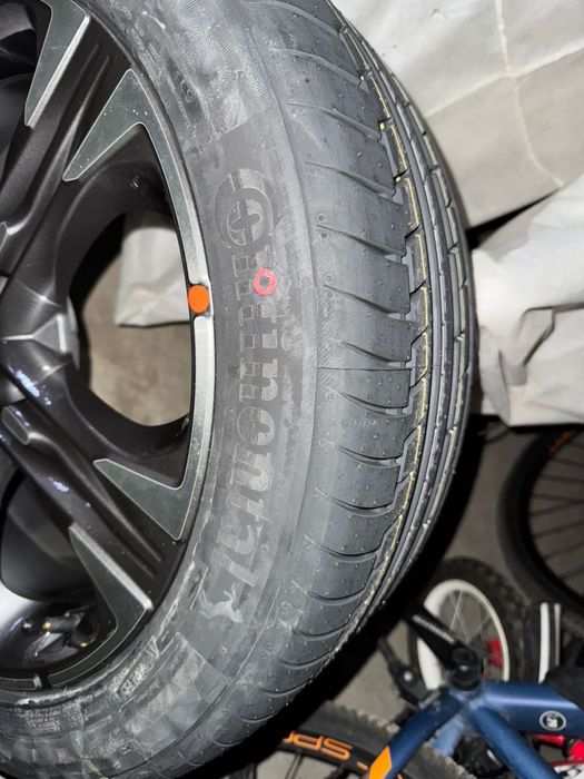 Оригинальный диск с резиной на KIA K5