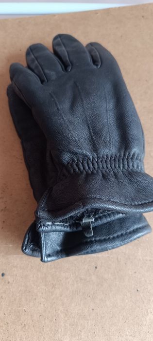 Срочно продам зимнию перчатку!