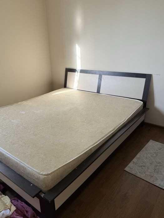 Продается шкаф кровать тумба с зеркалом