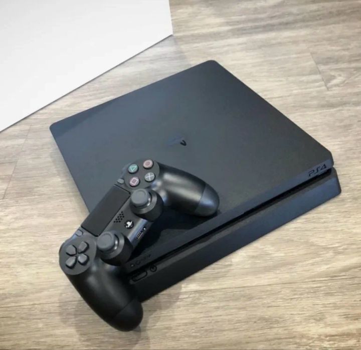 Playstation 4 slim
