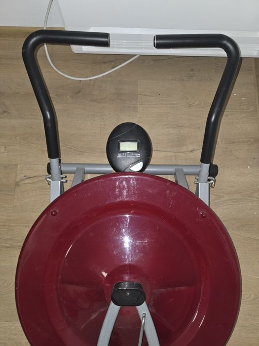 Продава се Уред за домашни упражнения
Ab Circle Pro
В ново състояние.