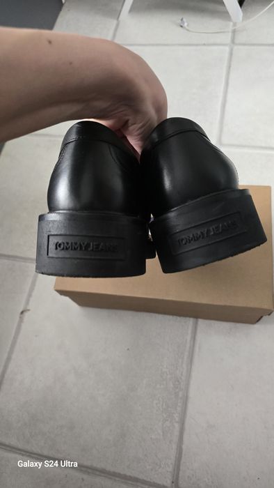Tommy Hilfiger размер 41