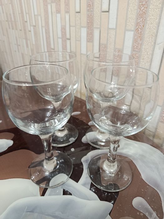 Продам посуду  в хорошем состоянии