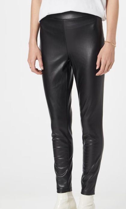 кожени тесни панталони DKNY