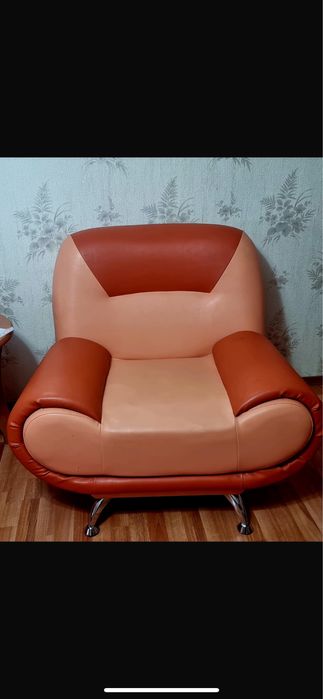 Canapea extensibila cu ladă , doua fotolii si Covor 2/3m