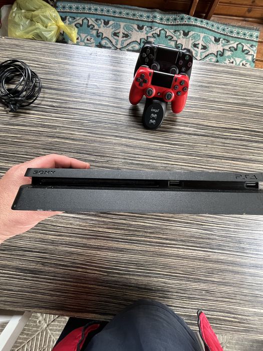 Playstation 4 slim 1tb