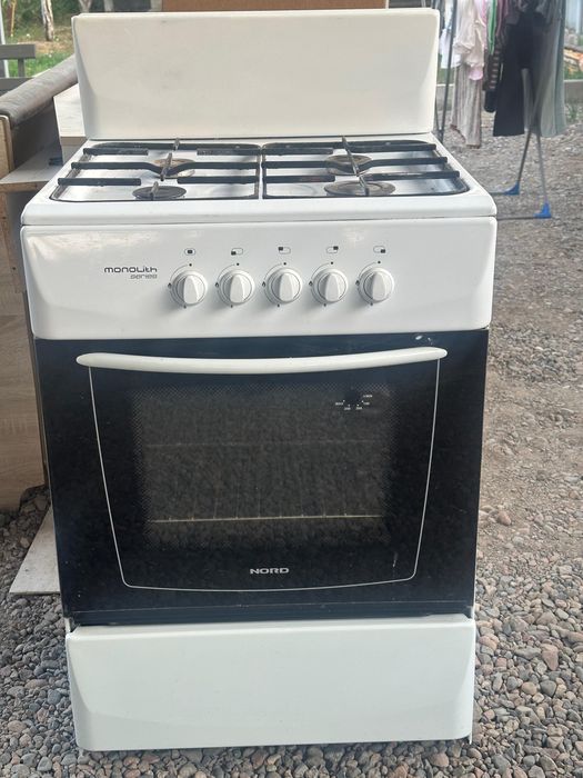 Продам газовую плиту