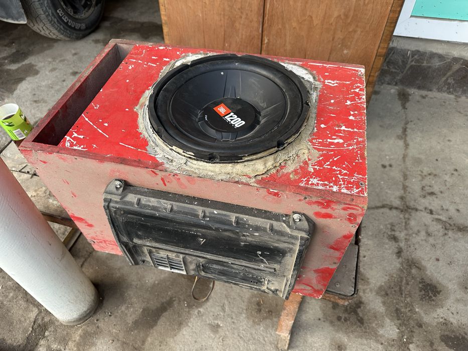 Сабвуфер JBL 1200 Watts