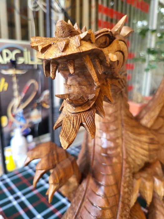 Уникална дърворезба "Дракон с разперени крила" – Фън Шуй