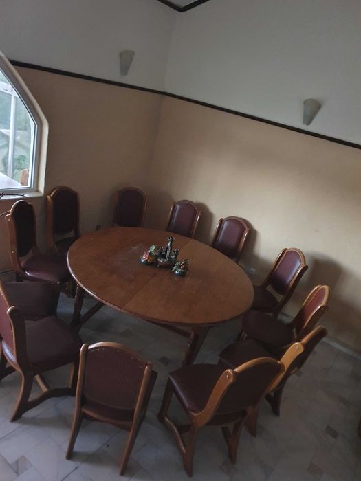 Mese si Scaune Restaurant