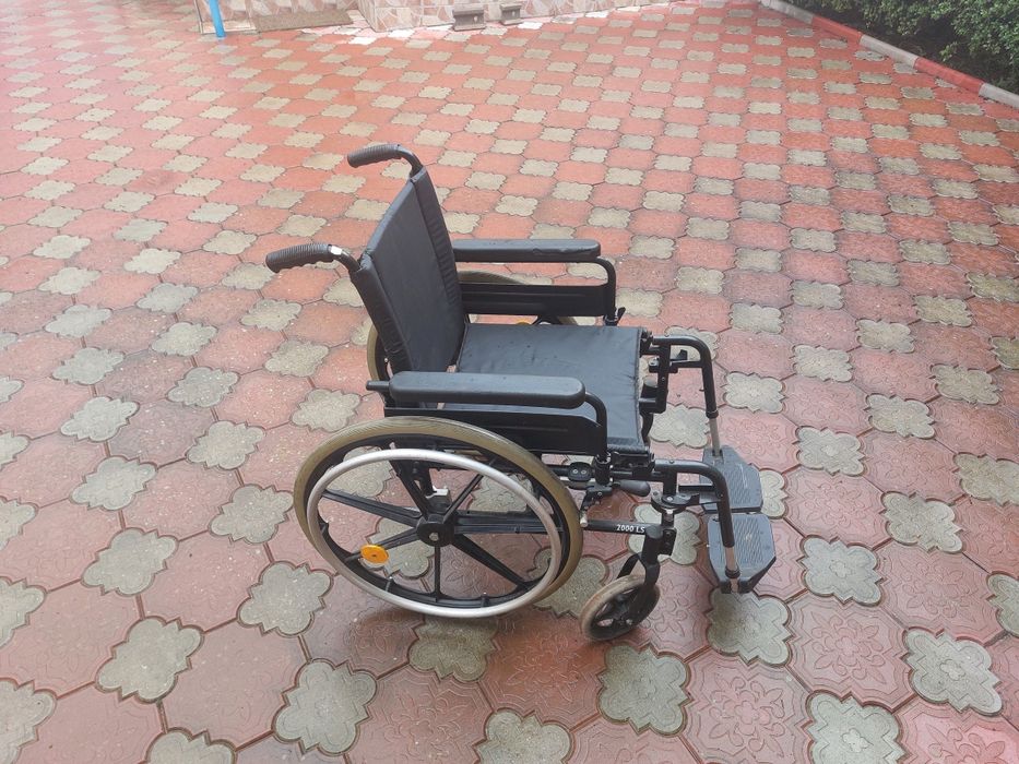 Wc portabil +carucior transport persoane ambele in stare f buna