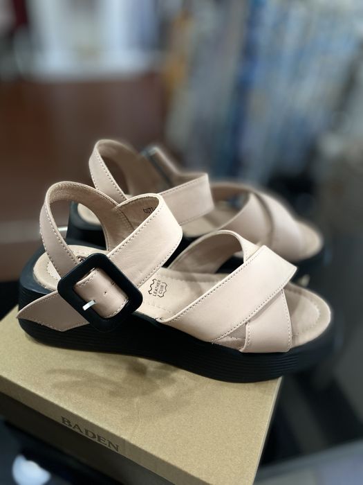 Продам босоножки .