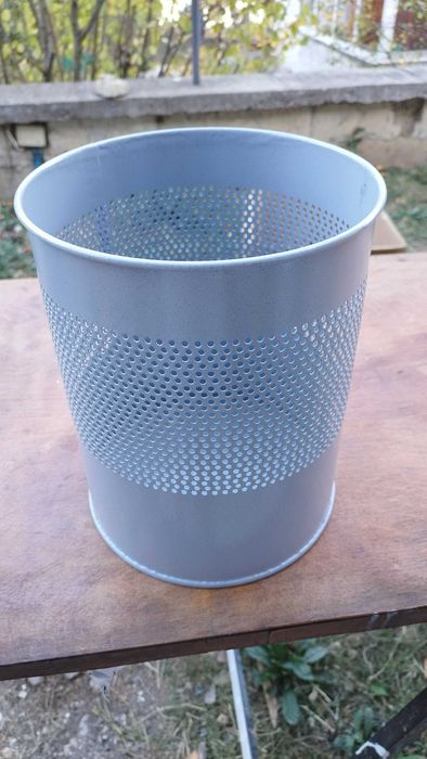 Метален кош за боклук Esmetal сив кръгъл Ф23см и височина 28см Нов