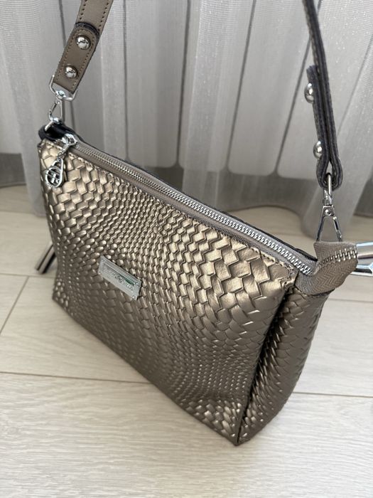 Малка чанта от естествена кожа