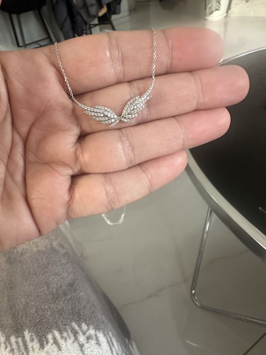 Lant cu pandantiv teilor din aur alb cu diamante