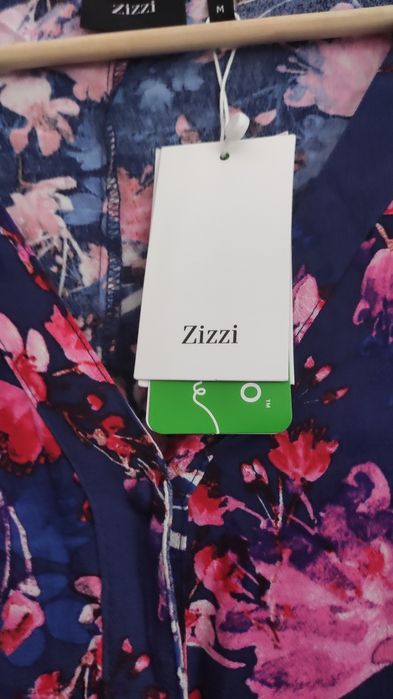 Рокля на цветя. Нова с етикет.