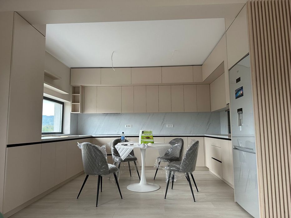 Inchiriez casa si teren aferent cc 1100 m