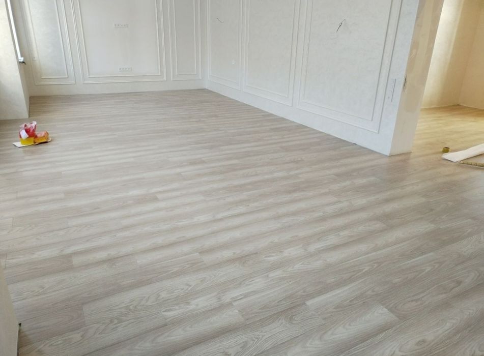 Укладка ламината, наливной пол