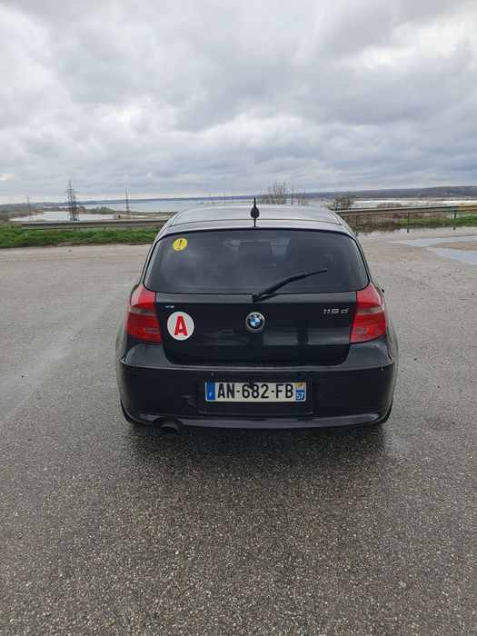 Vând sau schimb BMW seria 1 118 d 143 cp acte valabile