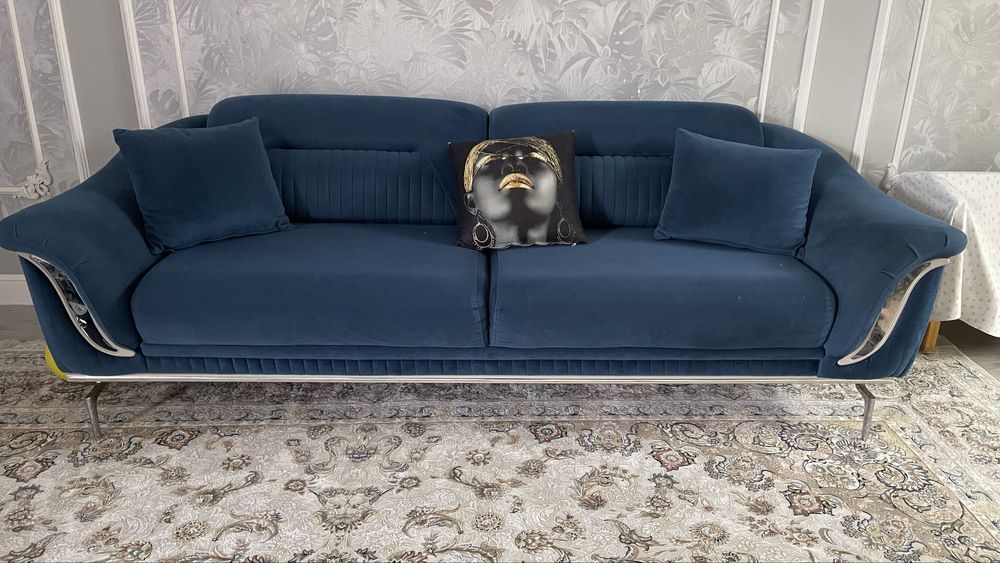 Диван с кресломи