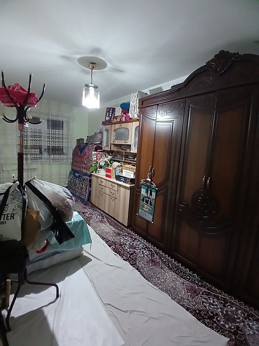 2-х комнатная квартира переделенная в 3-х . Микрорайон 1-остановка