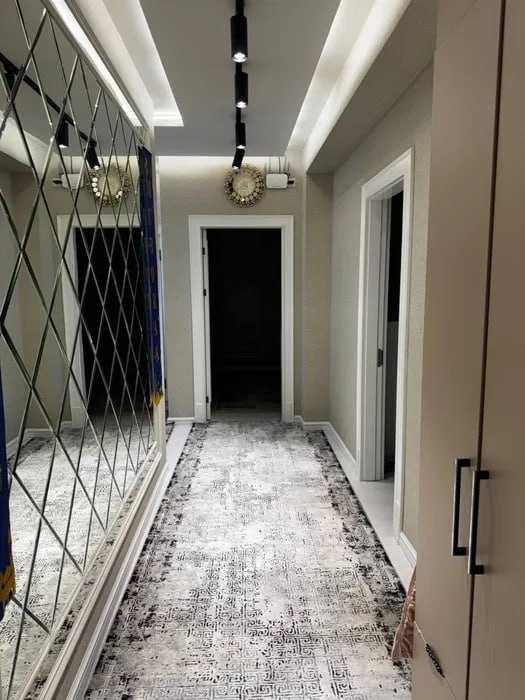 Замона туйхона якинида 5 хона дублех квартира сотилади !