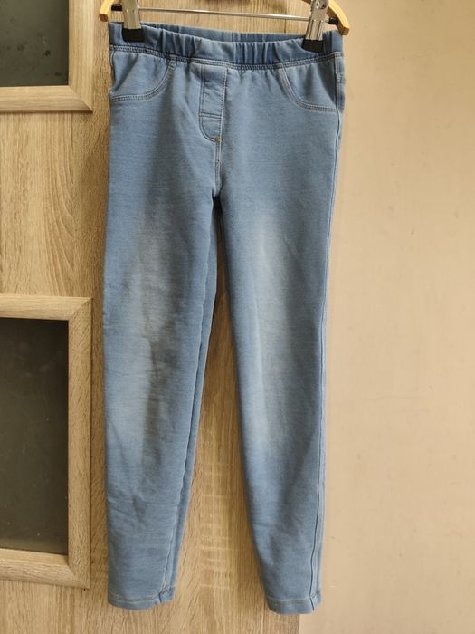 Продавам сет детски дрешки