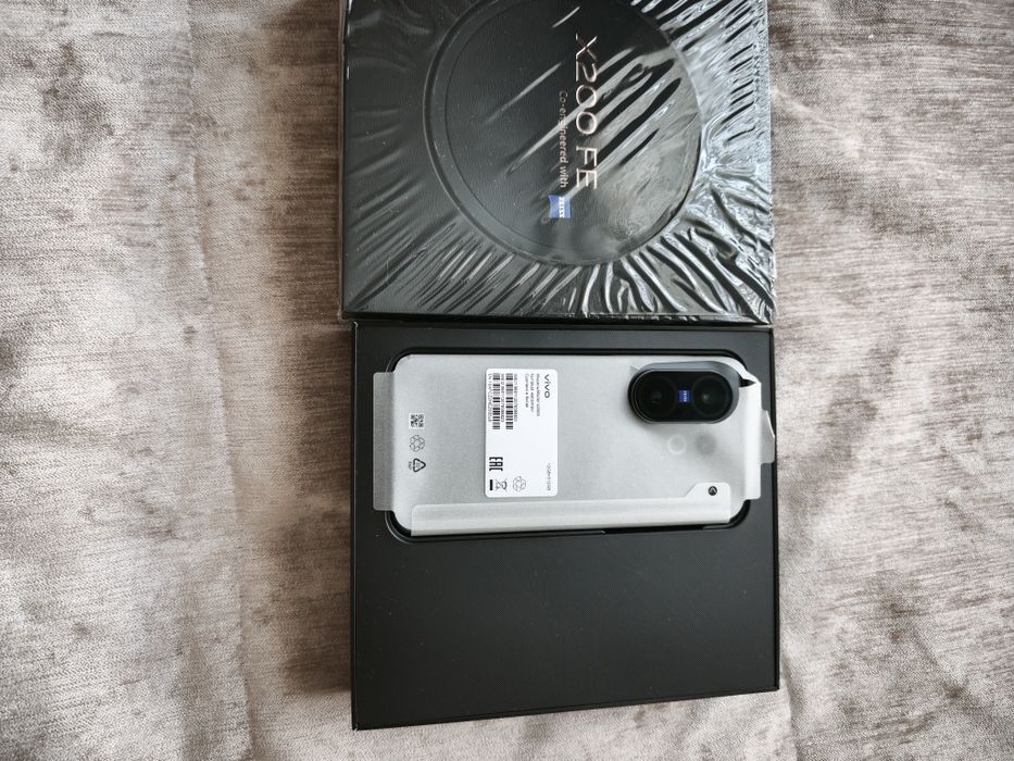 Vivo x200 fe 12/512gb