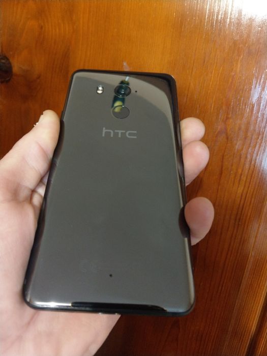 HTC U11 plus 6/128gb. Ip68.