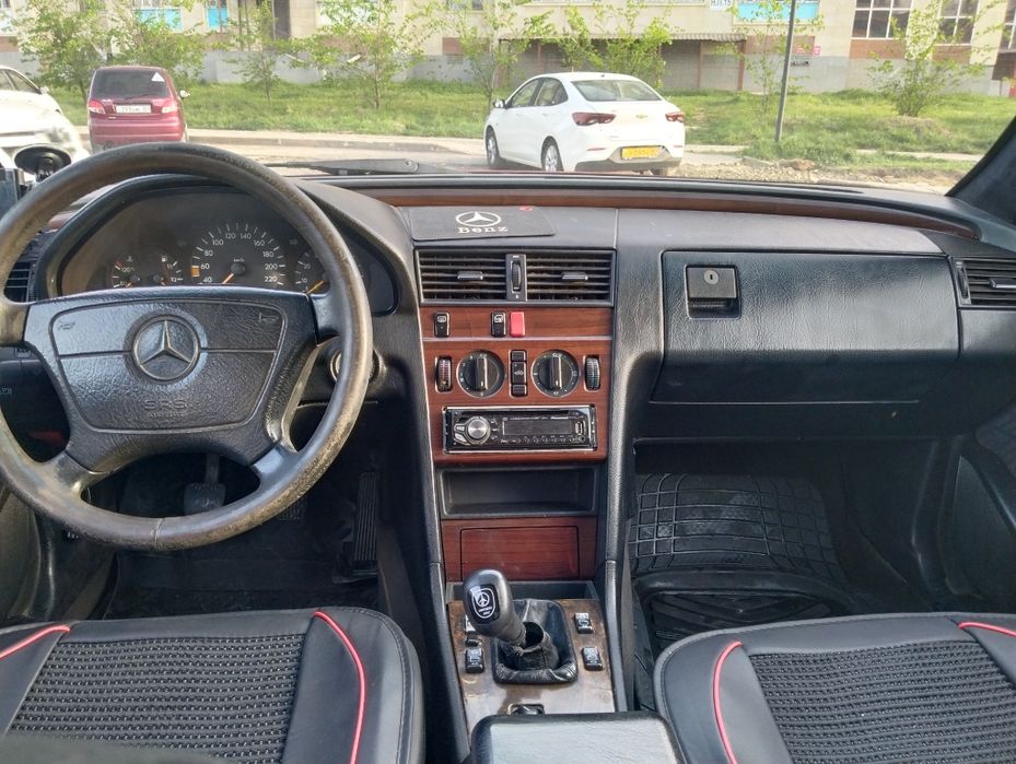 Продам в рассрочку Мерседес С-200
