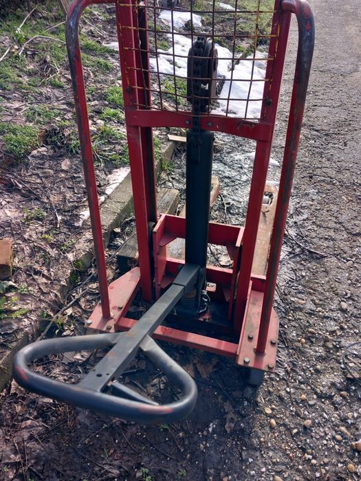 Хидравличен повдигач