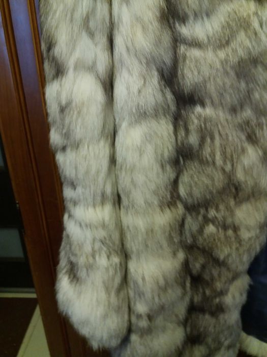 haina blana vulpe argintie noua marime 38M pret 1000 leicaciula 150lei