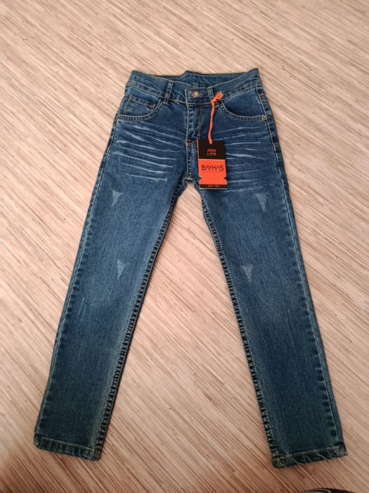 Продам джинсы и штаны на девочек и мальчиков.