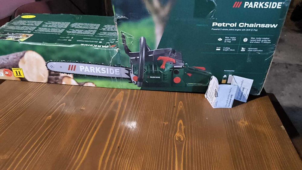 Fierăstrău cu lanț pe benzină  ( drujba noua  ) garanție 3