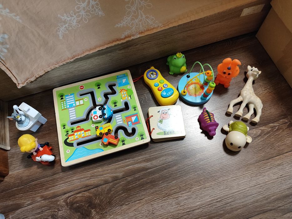 Лот играчки за деца