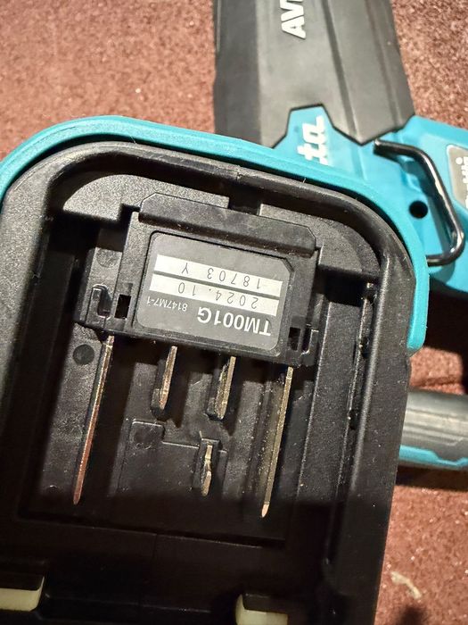 Makita sabie-multicutter pe acumulator