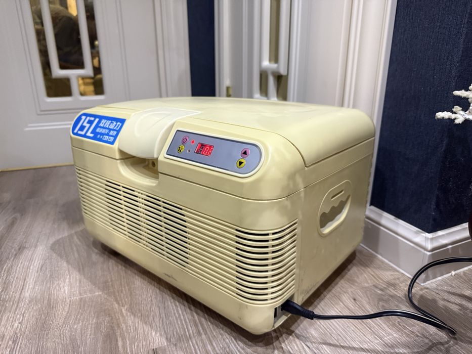 * автохолодильник 15 литров 12-220в зима-лето не большой очень удобный