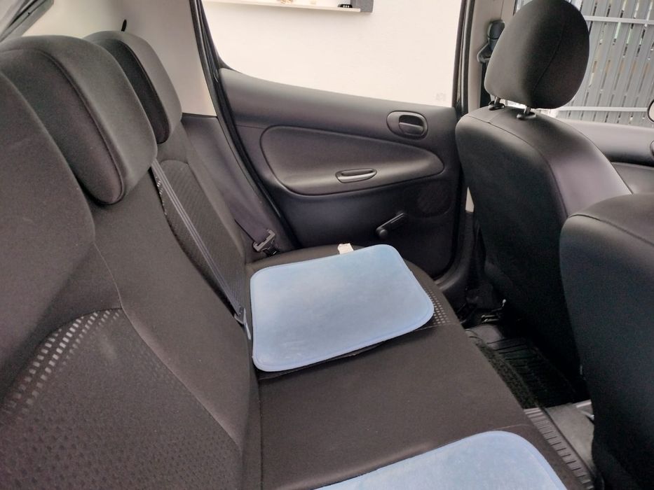 Vând autoturism peugeot 206