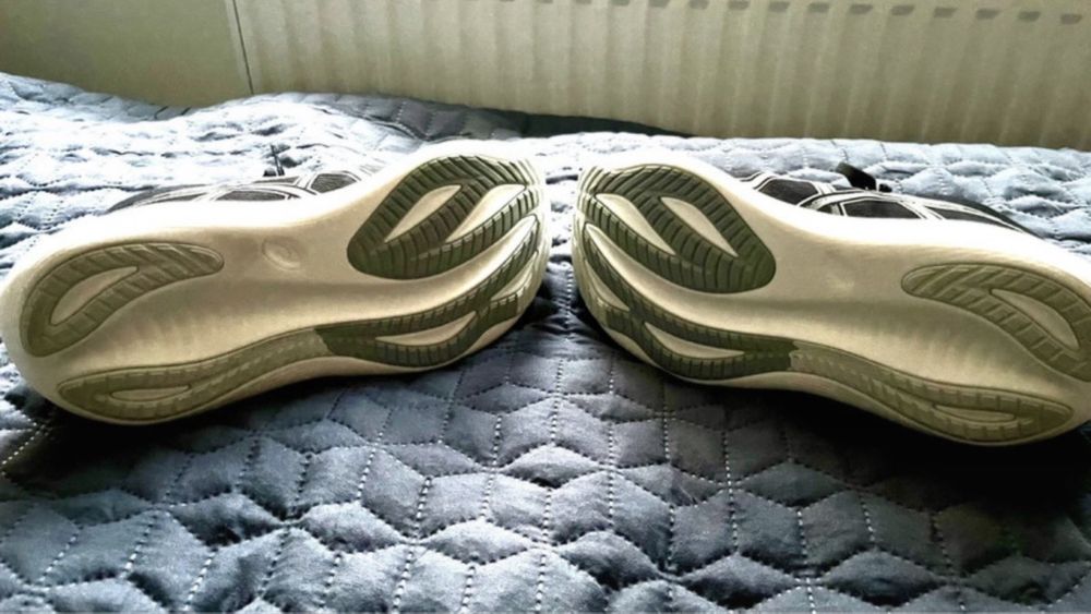 Ascis gel nimbus 27 wide