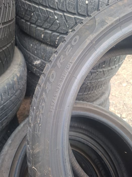 Vand 1 sau 2anvelope 255 40 20 pireli m+s