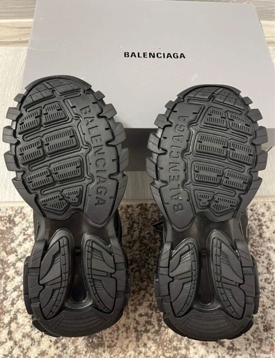Balenciaga track