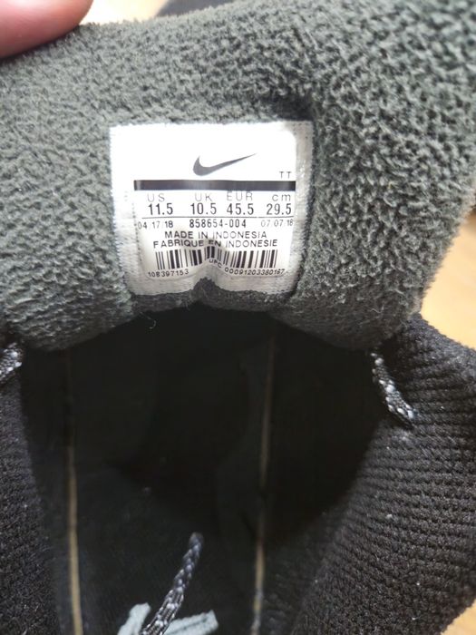 Adidasi Nike Gheată nr 45.5 (29.5 cm)