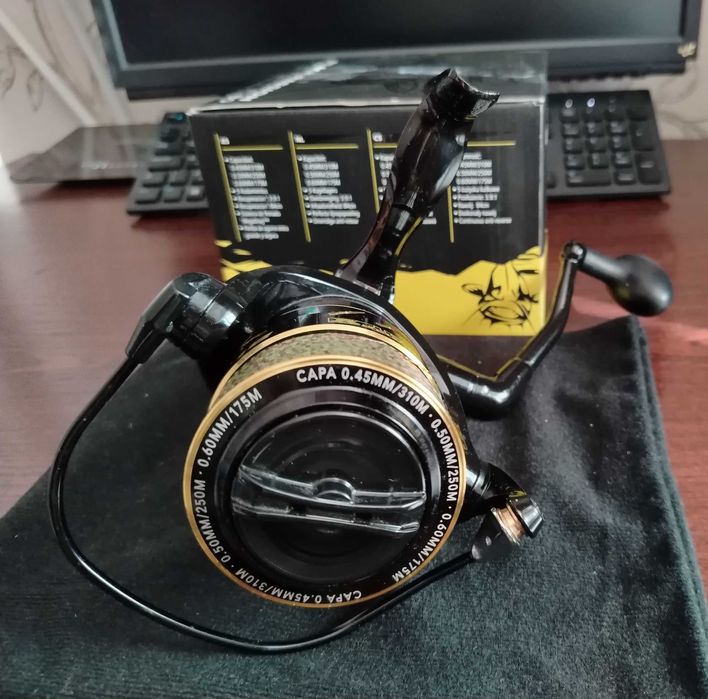 Нови FOX-кутия, стойка и колче, чаша, куки FL