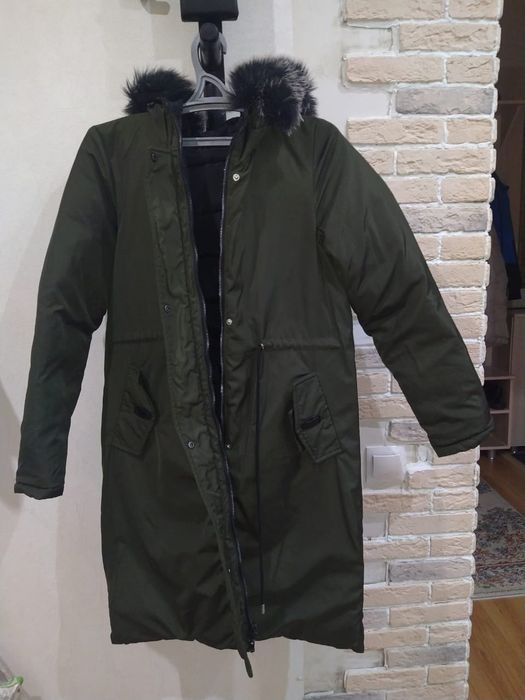 Продам куртку женскую