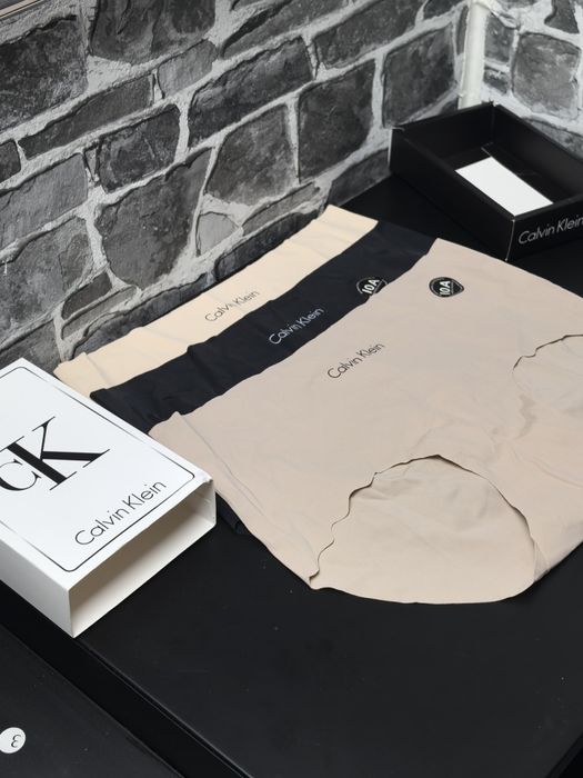 Дамско безшевно бельо 3 броя в кутия