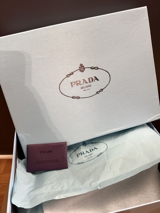 Prada Cleo чанта черна