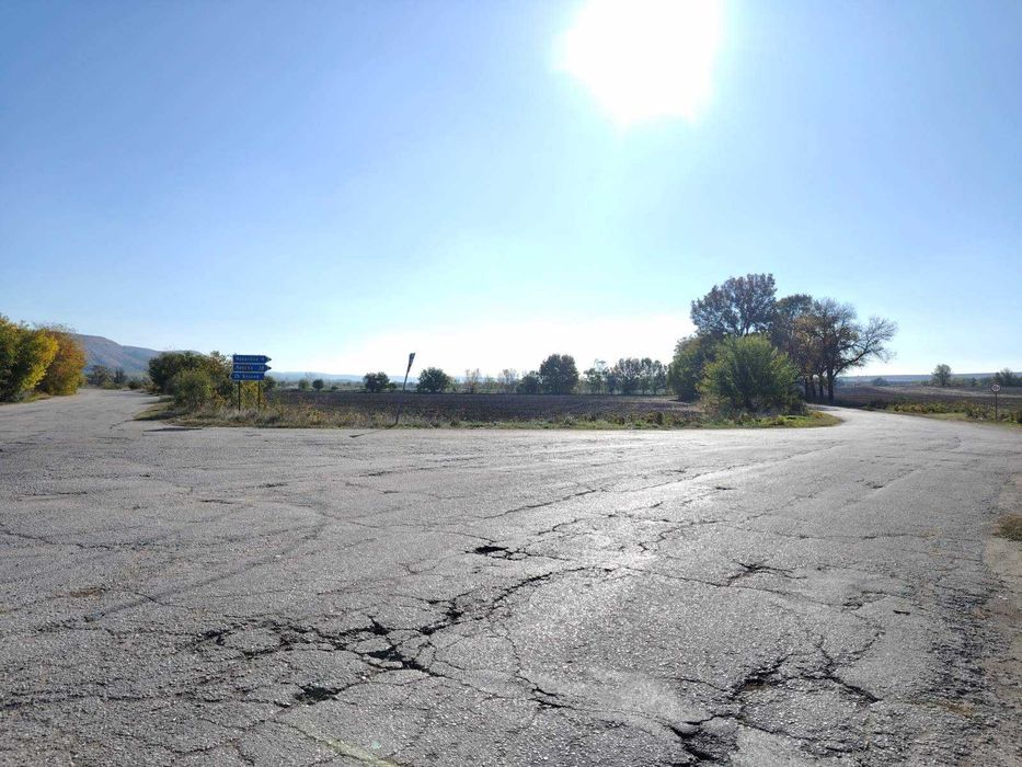 Земеделски парцел на кръстопът Плевен / Никопол / Белене!