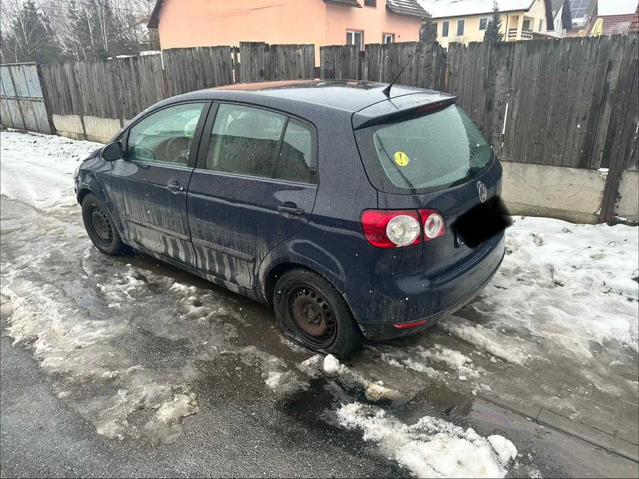 Dezmembrez VW Golf 5 Plus 1.9TDI Motor BLS