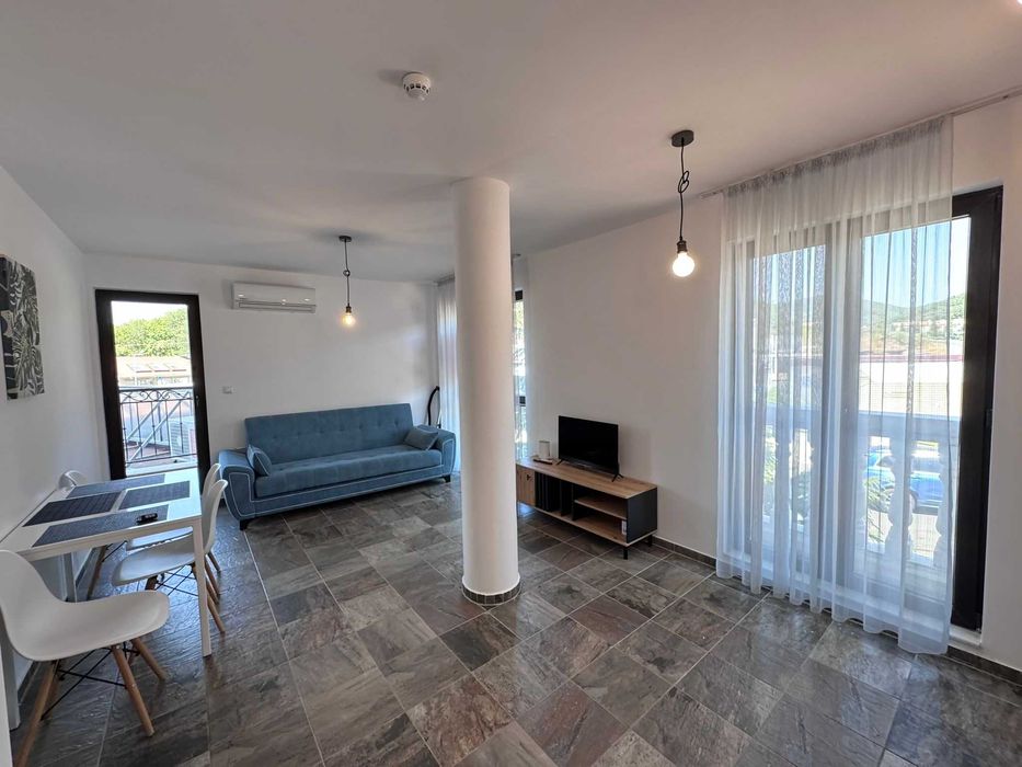 Продава се Двустаен апартамент в к.к. Елените - 61 кв.м за 1196 €/кв.м - Снимка #1