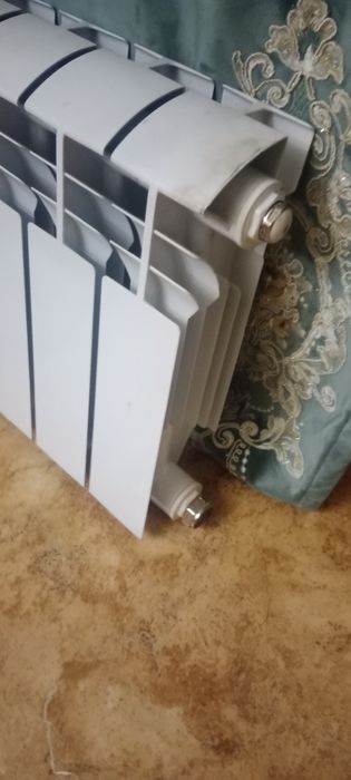 Продам радиатор почти новый